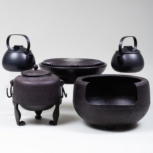 GROUP OF METAL AND POTTERY