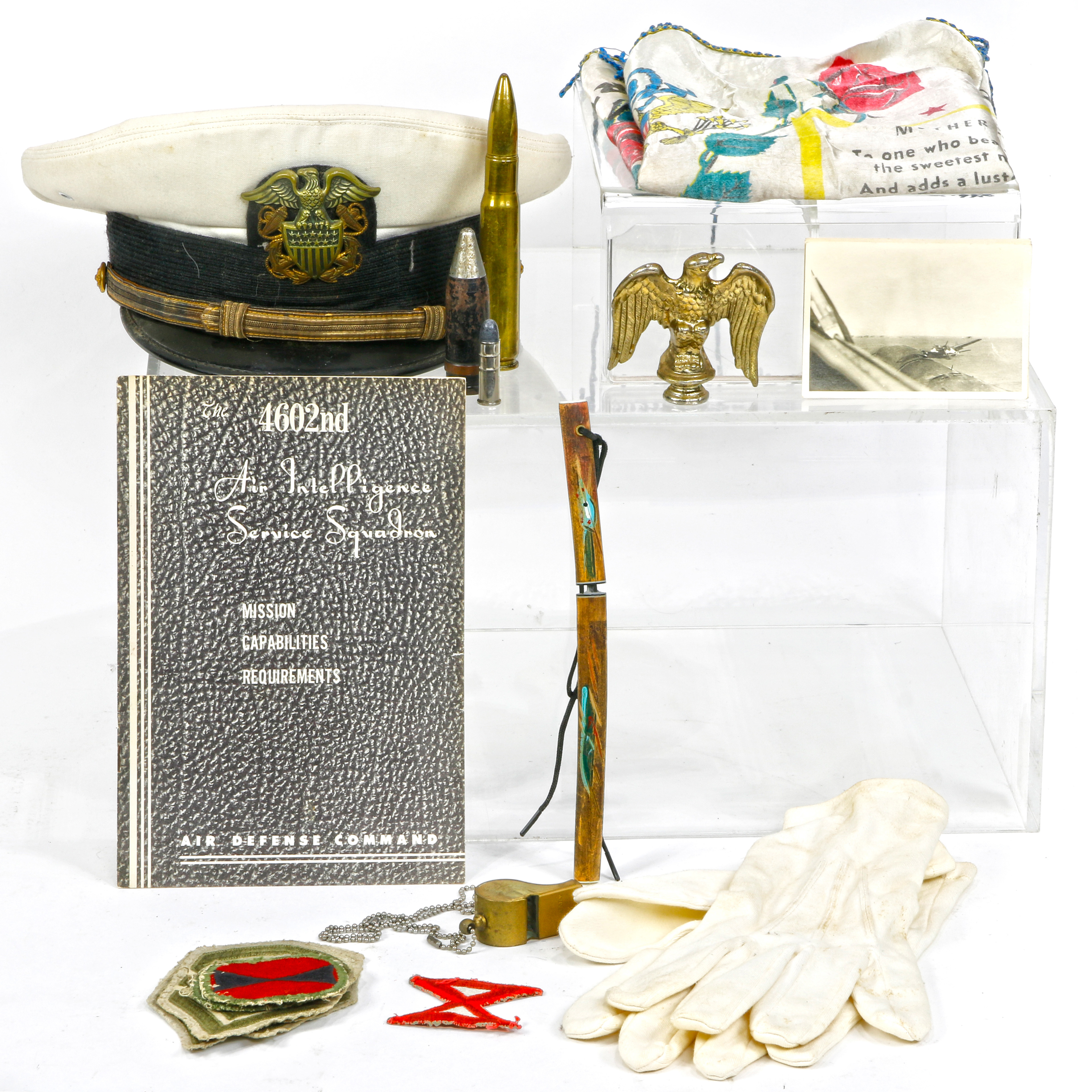 GROUP OF MILITIARIA OBJECTS Group