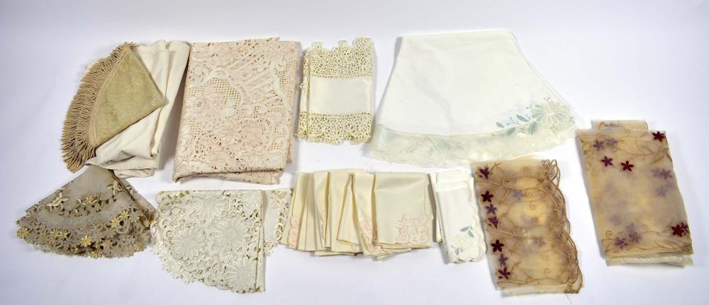 GROUP OF MISC LINENS, TABLECLOTHS