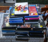 GROUP OF MOVIES ON BLU-RAY & D
