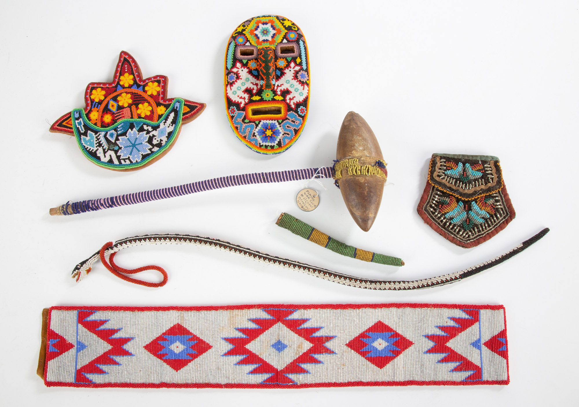 GROUP OF NATIVE AMERICAN BEADWORK
