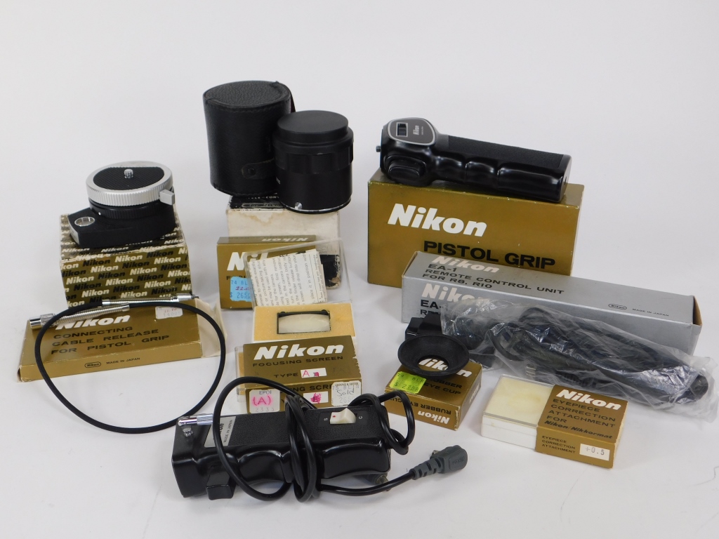 GROUP OF NIKON SLR ACCESSORIES