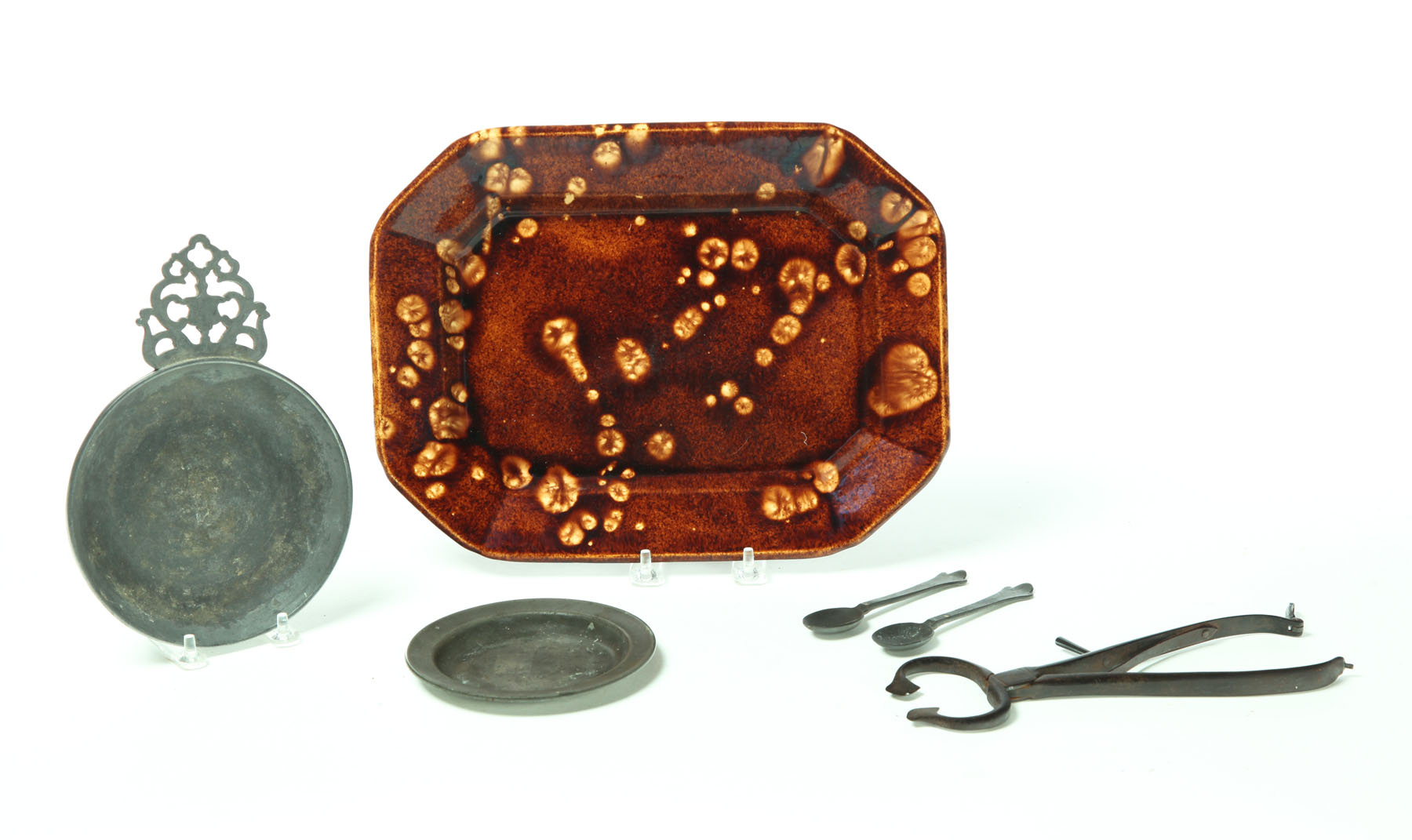 GROUP OF PEWTER  SUGAR NIPPERS  AND