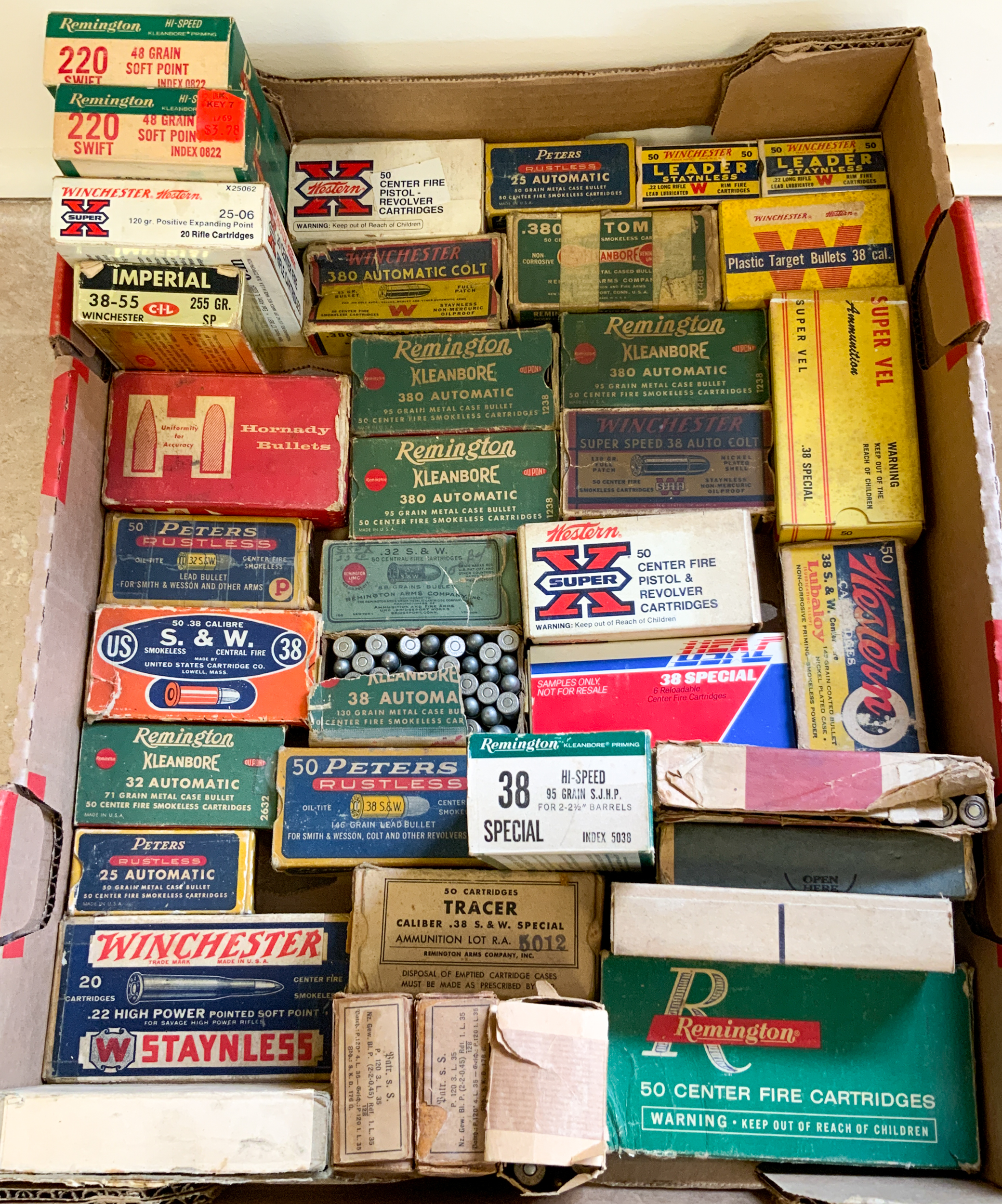 GROUP OF PISTOL AMMO