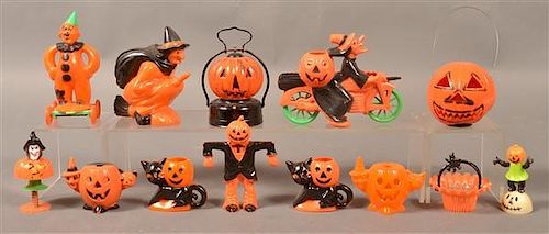 GROUP OF PLASTIC HALLOWEEN