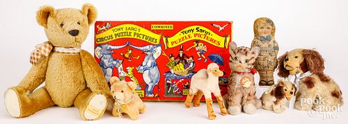 GROUP OF PLUSH ANIMALSGroup of