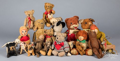 GROUP OF PLUSH ANIMALSGroup of