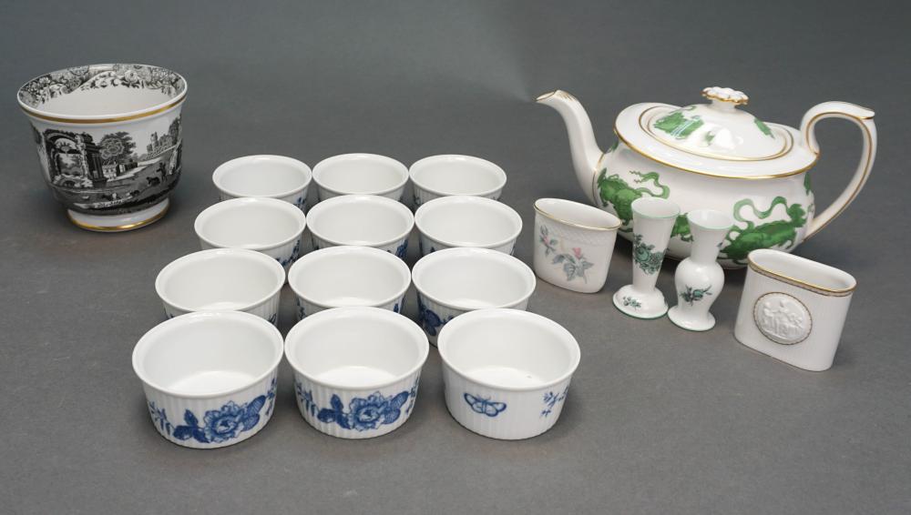 GROUP OF PORCELAIN ARTICLES,