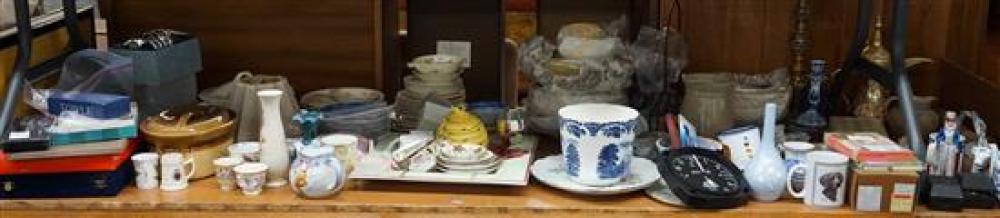 GROUP OF PORCELAIN, CERAMIC AND