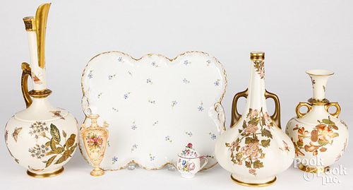 GROUP OF PORCELAIN, TO INCLUDE,