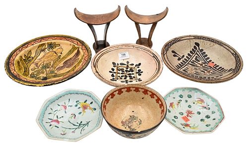 GROUP OF POTTERY ITEMS, TO