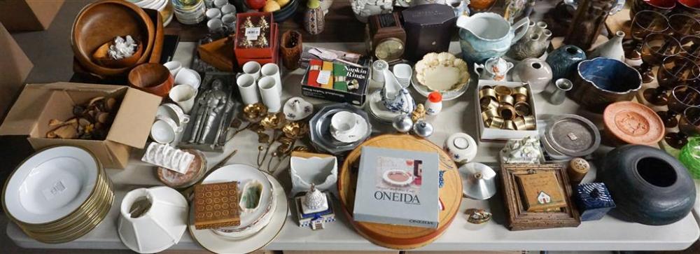 GROUP OF POTTERY, PORCELAIN, WOOD