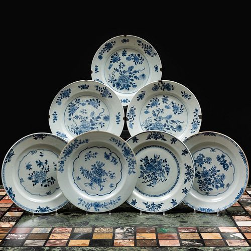 GROUP OF SEVEN CHINESE BLUE AND