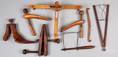 GROUP OF SHAKER ITEMS, 19TH AND