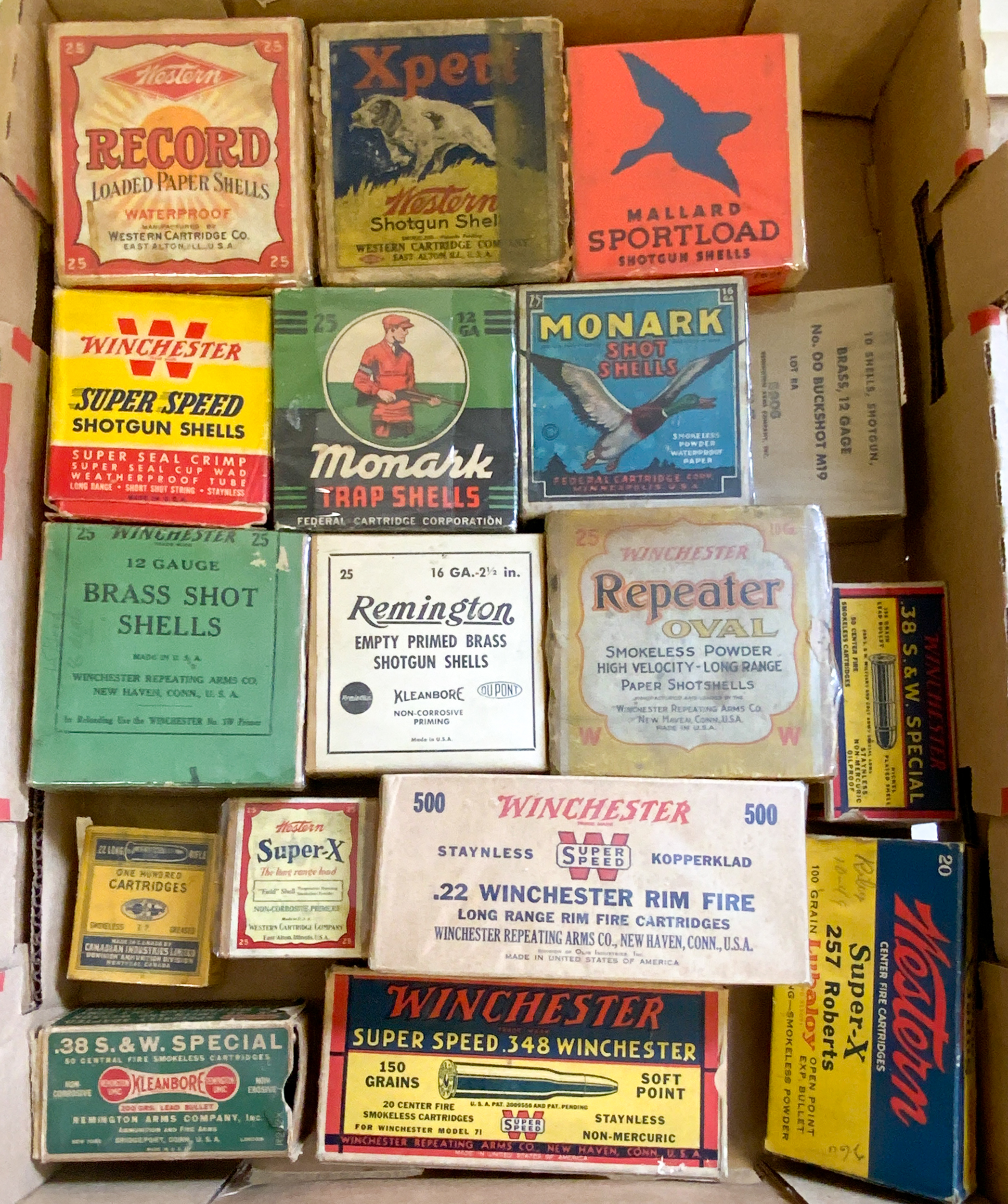 GROUP OF SHOTGUN SHELL BOXES,