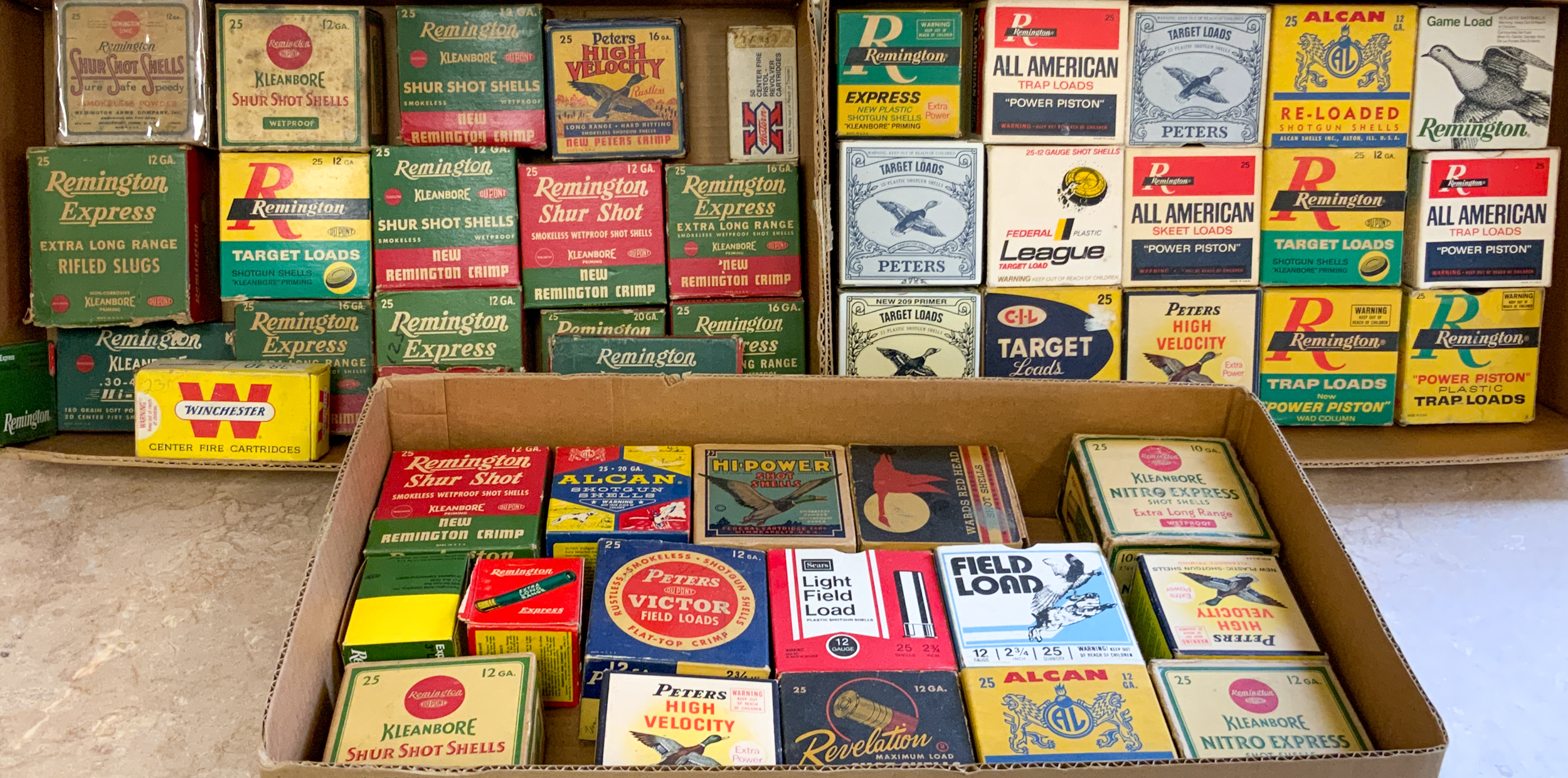 GROUP OF SHOTGUN SHELL BOXES,