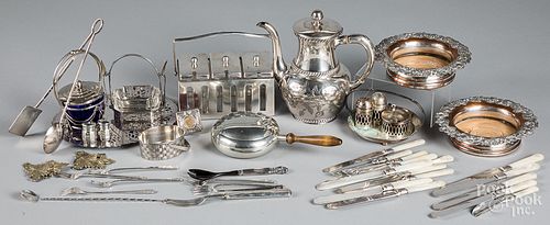 GROUP OF SILVER AND SILVER
