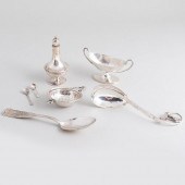 GROUP OF SILVER ARTICLESCompri