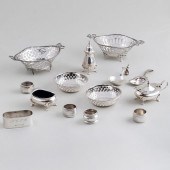 GROUP OF SILVER ARTICLESCompri