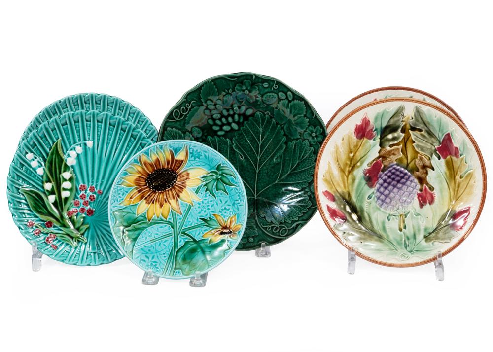GROUP OF SIX MAJOLICA PLATESGroup