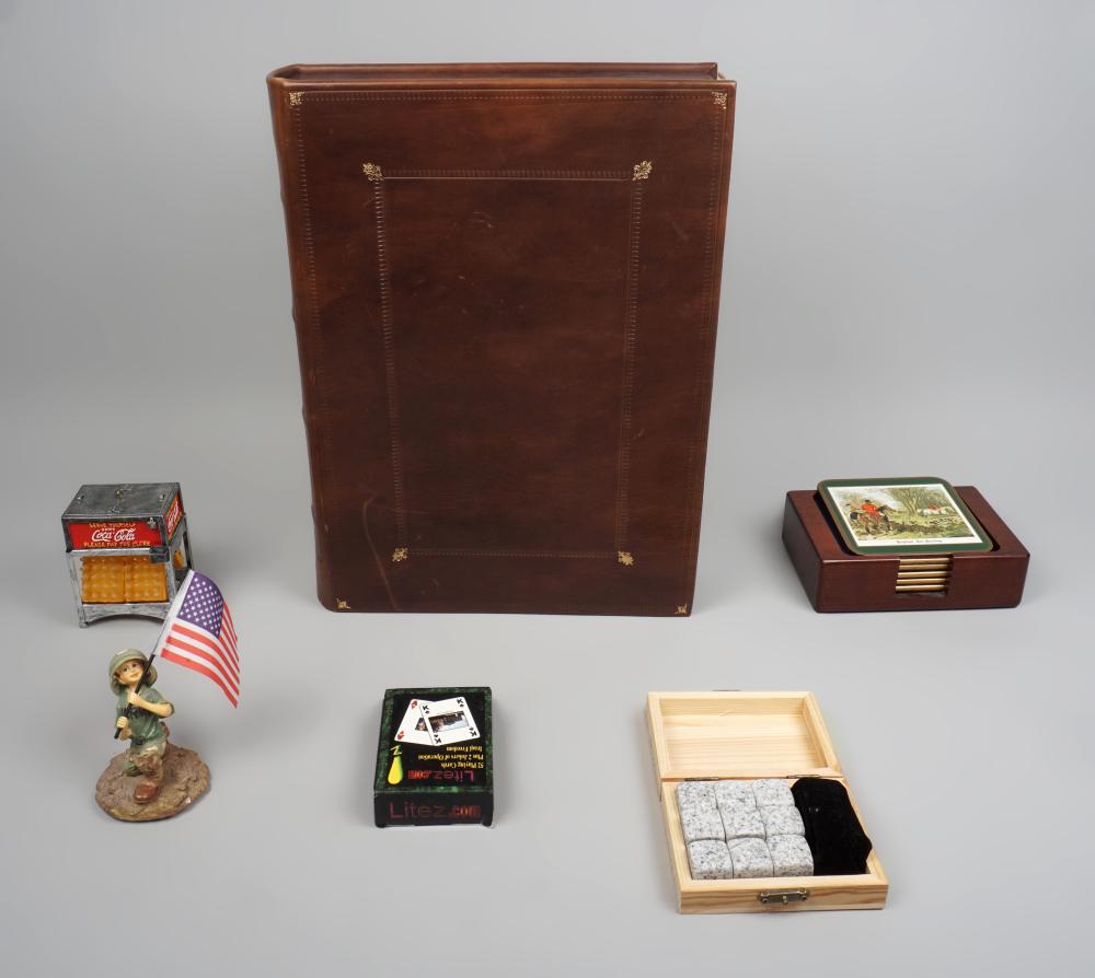 GROUP OF SMALL ACCESSORIES,