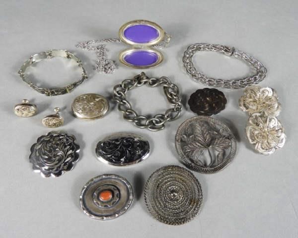 GROUP OF STERLING JEWELLERYA