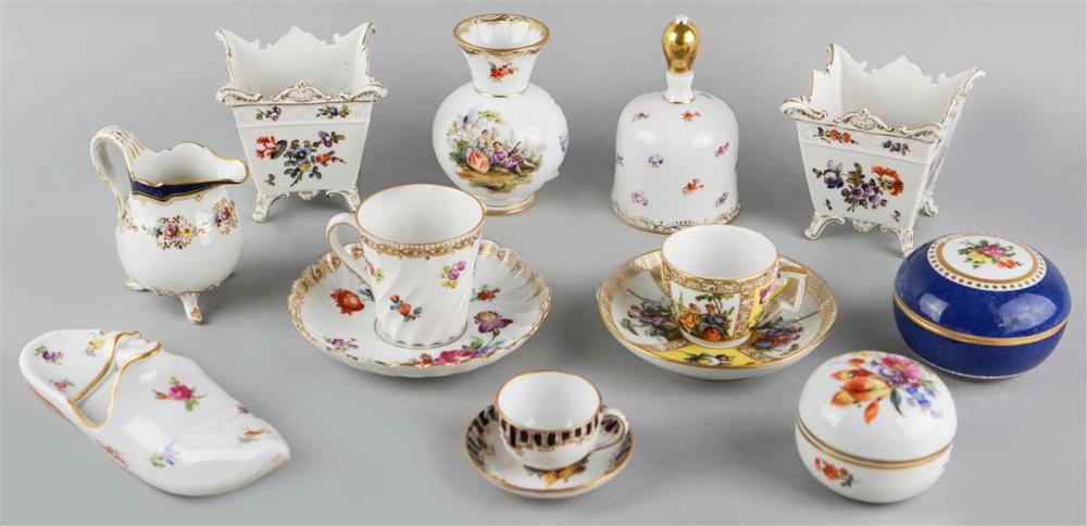 GROUP OF TEN GERMAN TEA AND CABINET