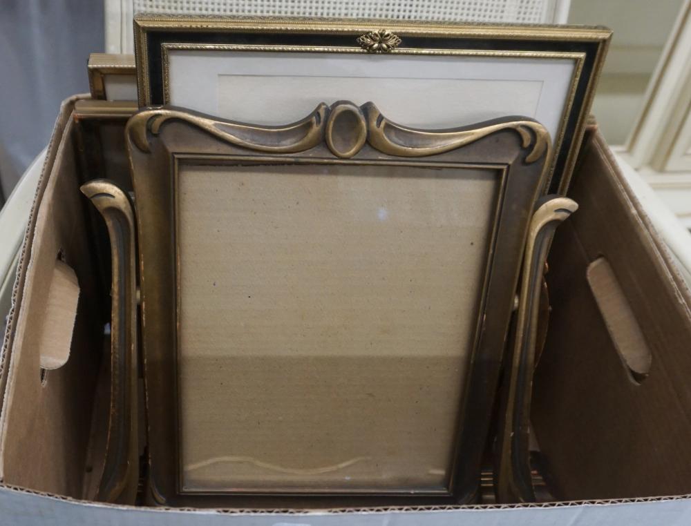 GROUP OF TEN PICTURE FRAMESGroup of