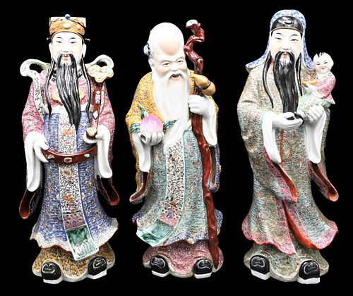 GROUP OF THREE CHINESE PORCELAIN