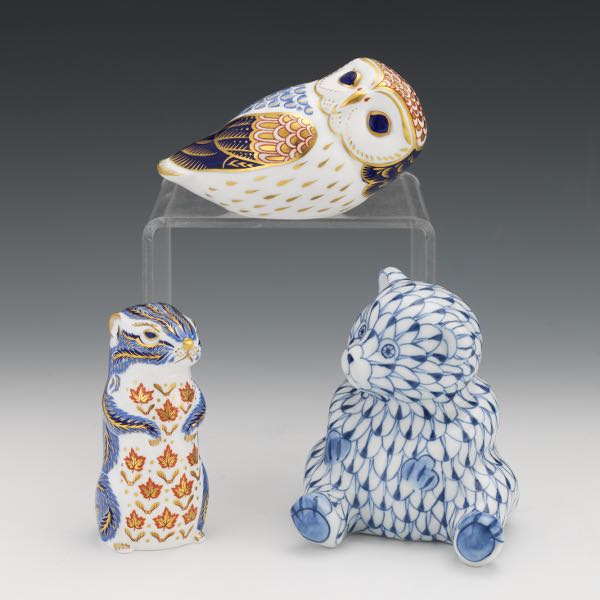 GROUP OF THREE PORCELAIN FIGURINES