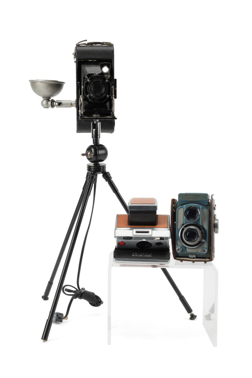 GROUP OF THREE VINTAGE CAMERAS