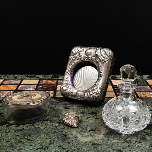 GROUP OF TOILETTE