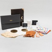 GROUP OF TRAVEL ACCESSORIESCom