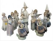 GROUP OF TWELVE LLADRO PORCELA