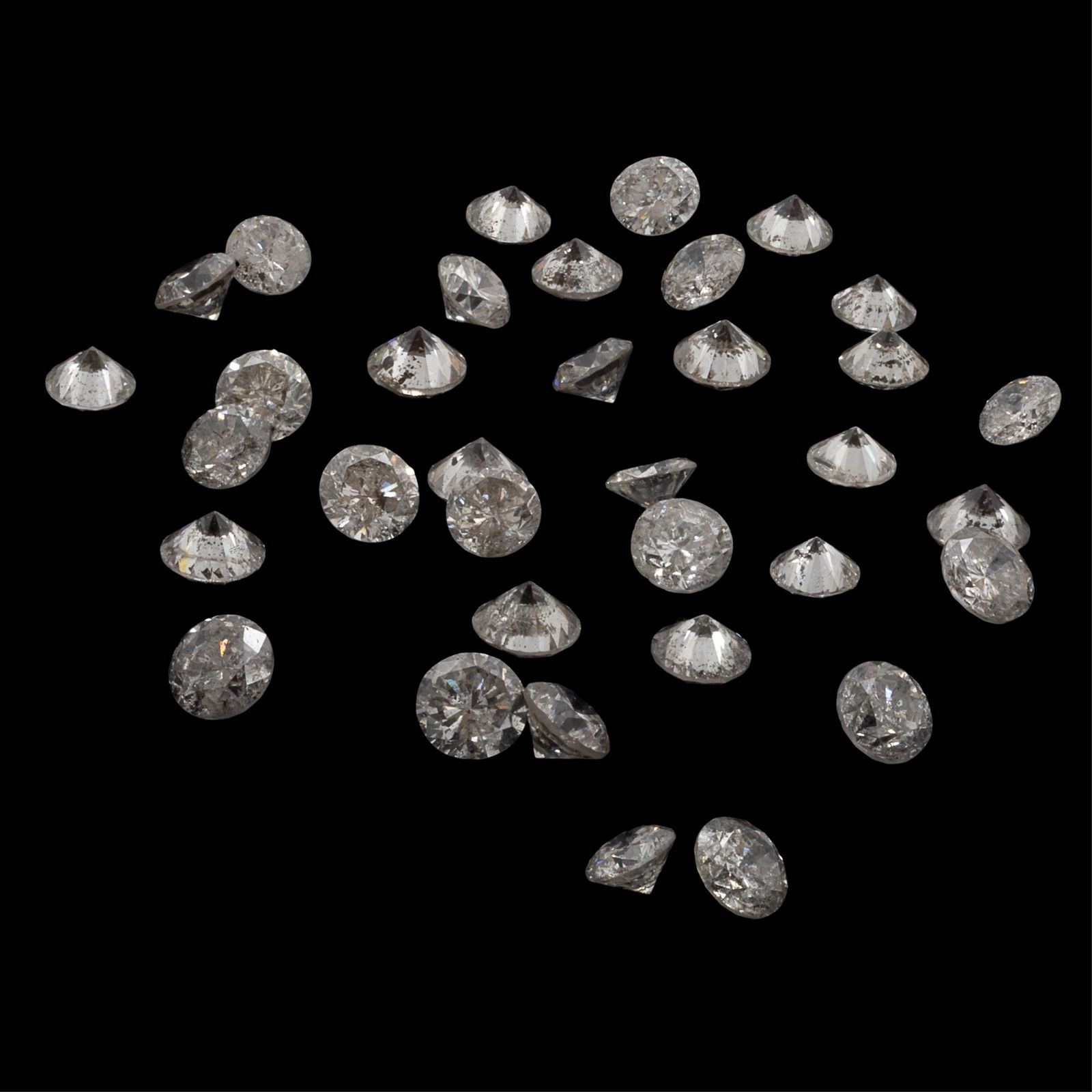 GROUP OF UNMOUNTED DIAMONDSGroup of