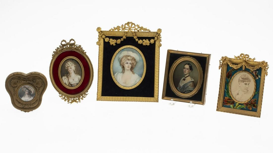 GROUP OF UNSIGNED PORTRAIT
