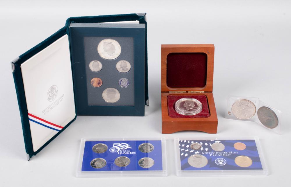 GROUP OF U.S. MINT COINS AND