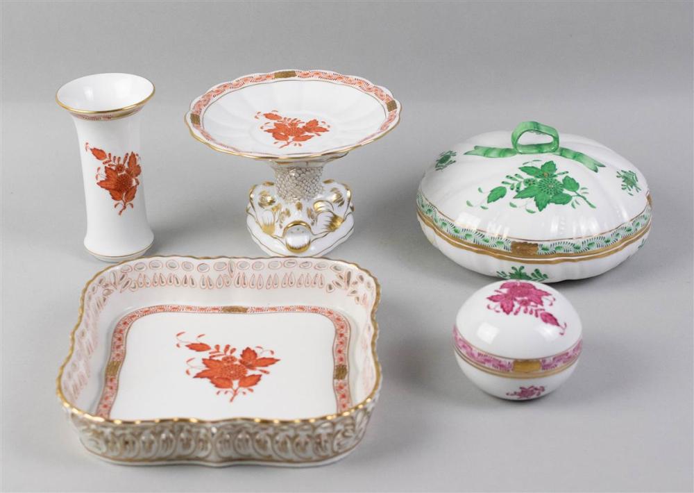 GROUP OF VARIOUSLY COLORED HEREND