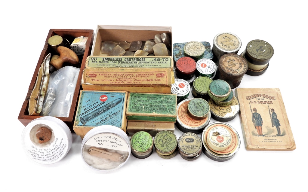 GROUP OF VINTAGE AMMUNITION,
