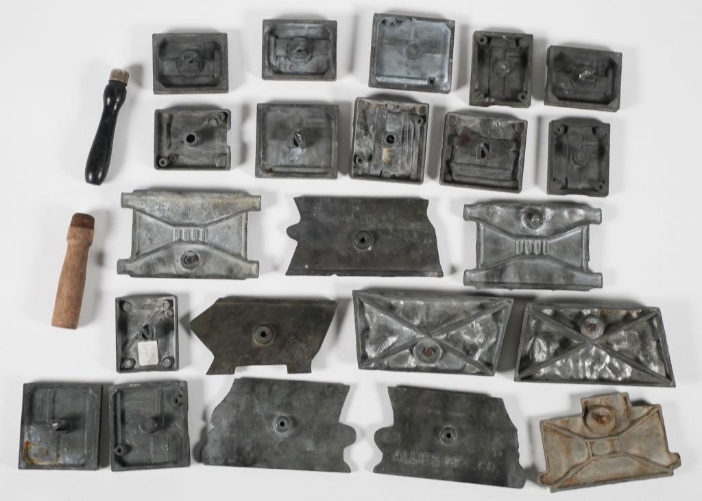 GROUP OF VINTAGE TOY METAL MOLDSLot
