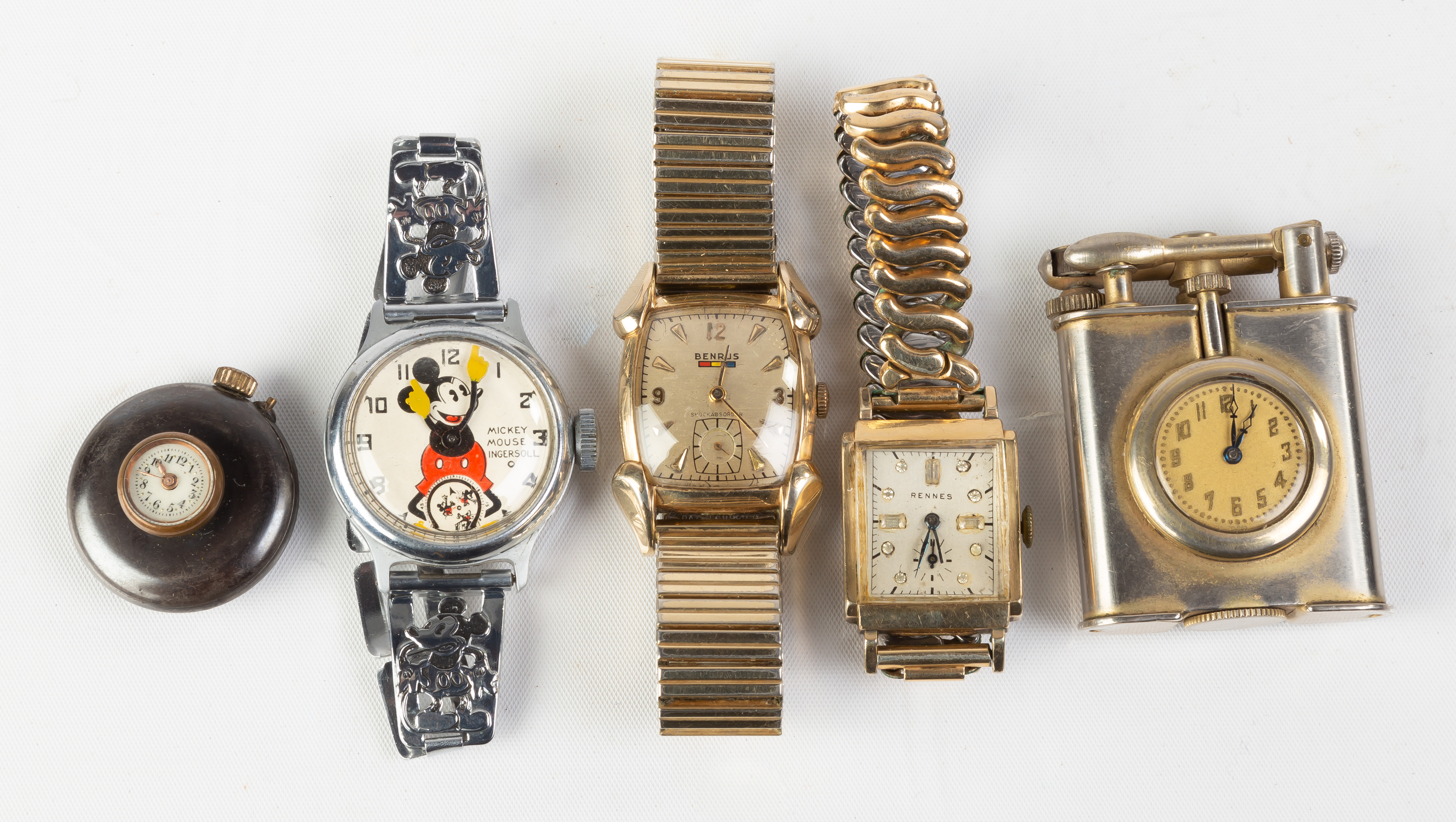 GROUP OF VINTAGE WATCHES Group of