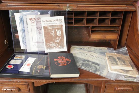 GROUP OF WWI MEMORABILIA.