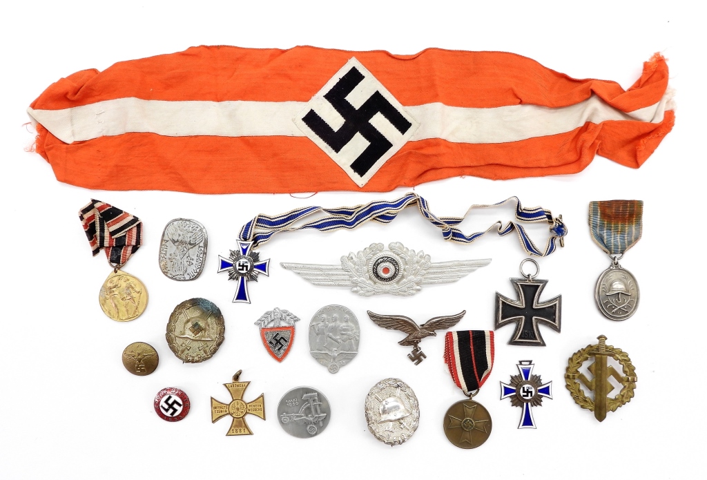 GROUP OF WWII GERMAN MEDALS AND