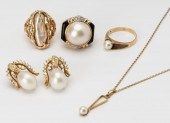 GROUP OF YELLOW GOLD & CULTURE