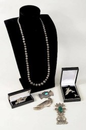 GROUP SILVER JEWELRY ITEMSGrou