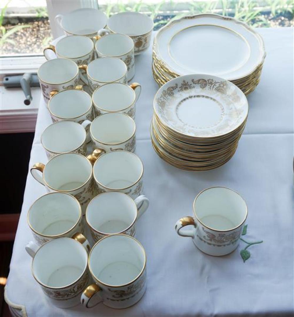 GROUP SPODE AND CROWN STAFFORDSHIRE
