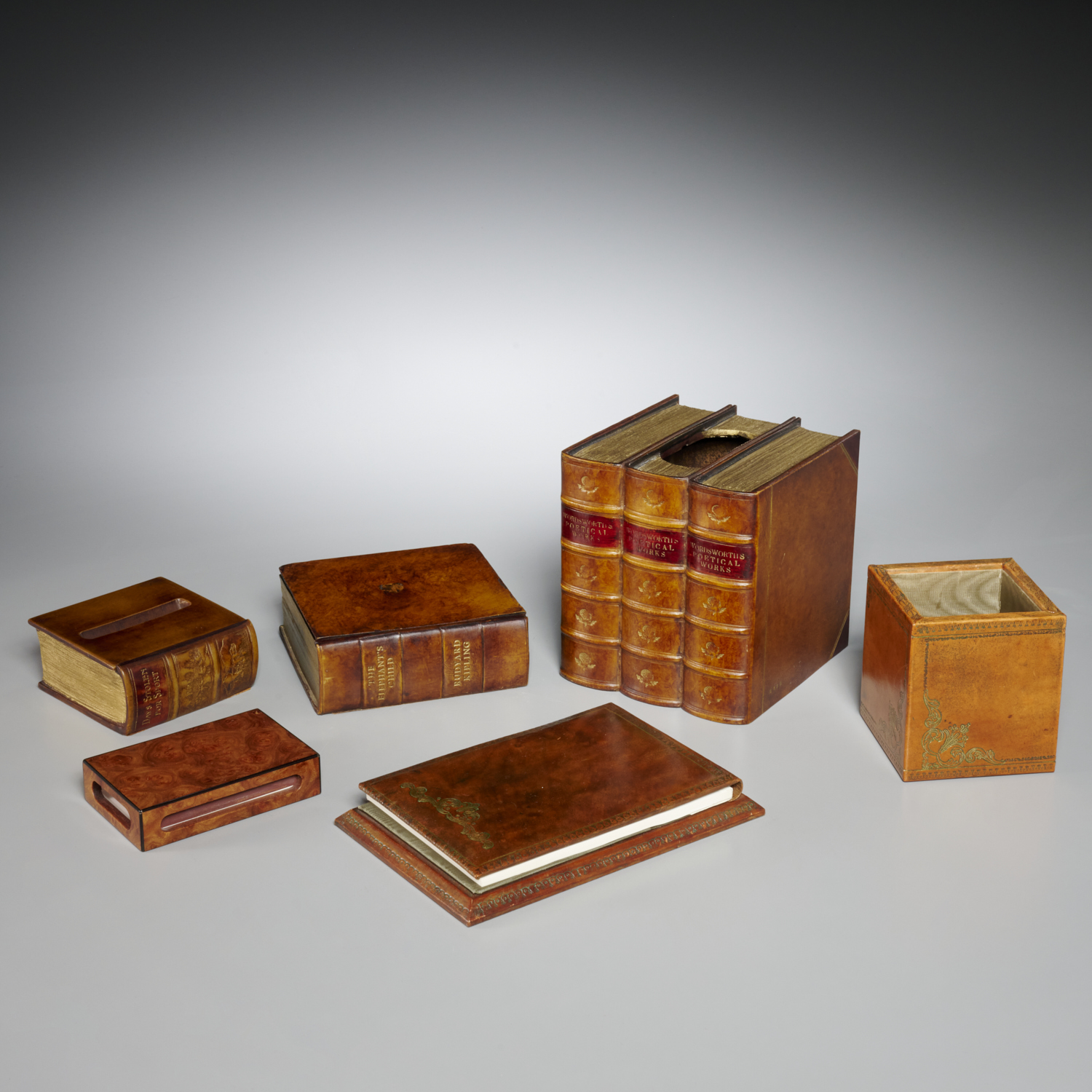 GROUP VINTAGE DESK ACCESSORIES