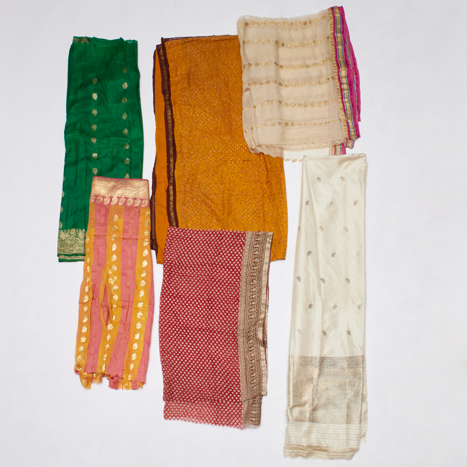 GROUP VINTAGE INDIAN SILK SARIS (6)