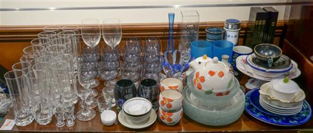 GROUP WITH ASSORTED GLASS STEMWARE,