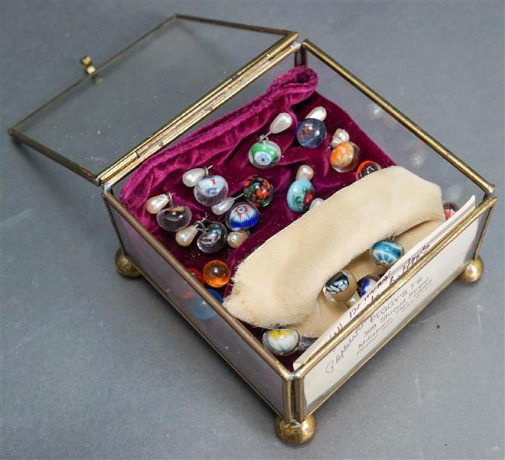 GROUP WITH CASED GLASS BUTTONS IN